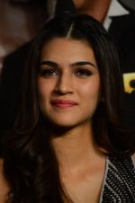 Kriti Sanon at Dilwale Trailor launch on 9th Nov 2015